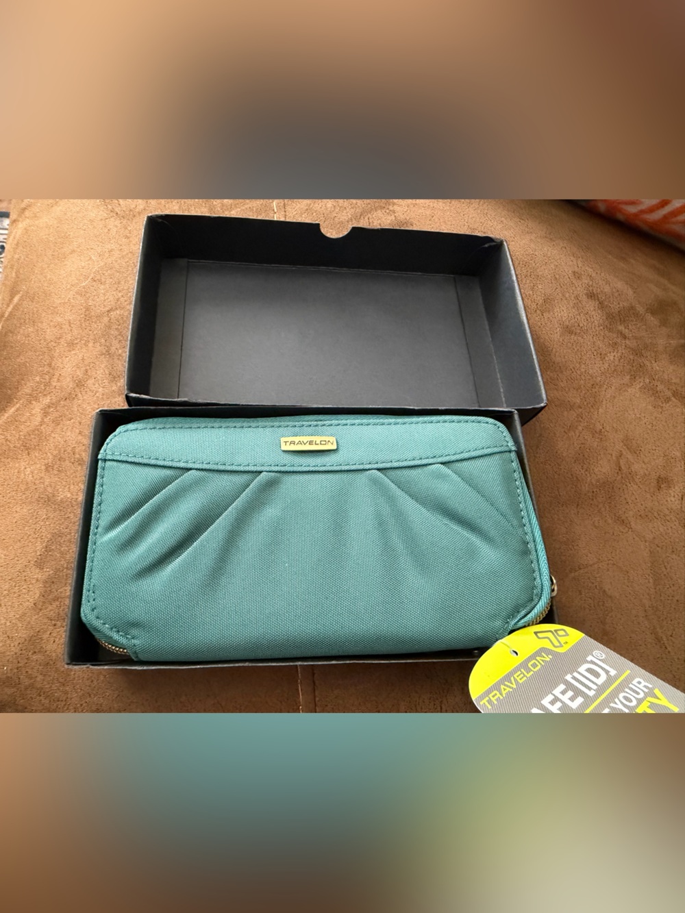 Travelon Teal wallet with RFID blocking, NWT